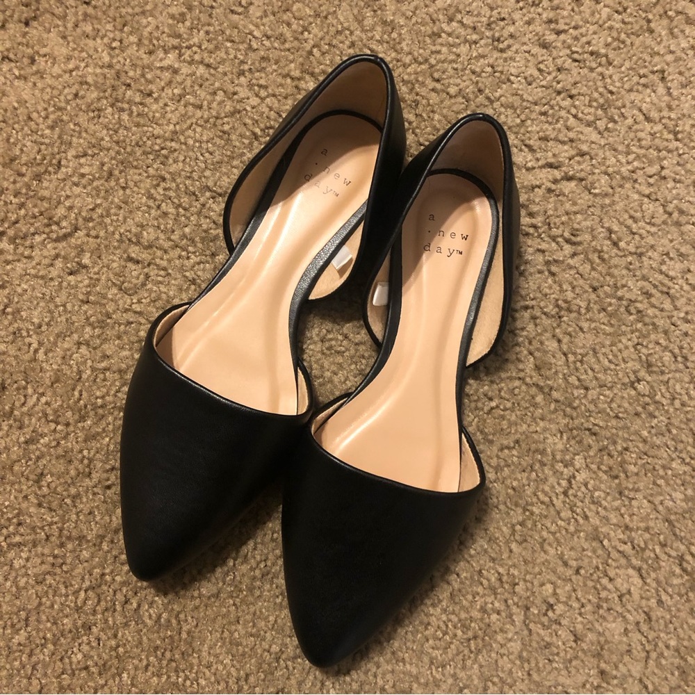 Brand new pointed toe black flats
